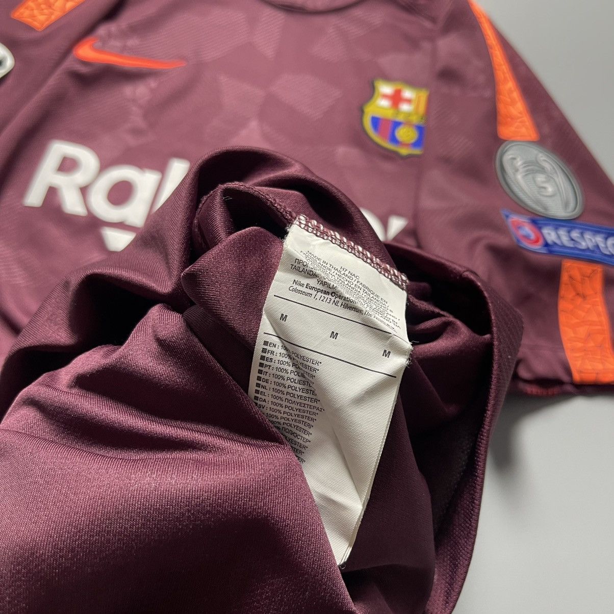 Nike BARCELONA NIKE 2017/2018 FOOTBALL THIRD JERSEY #10 MESSI Size US M / EU 48-50 / 2 - 11 Thumbnail
