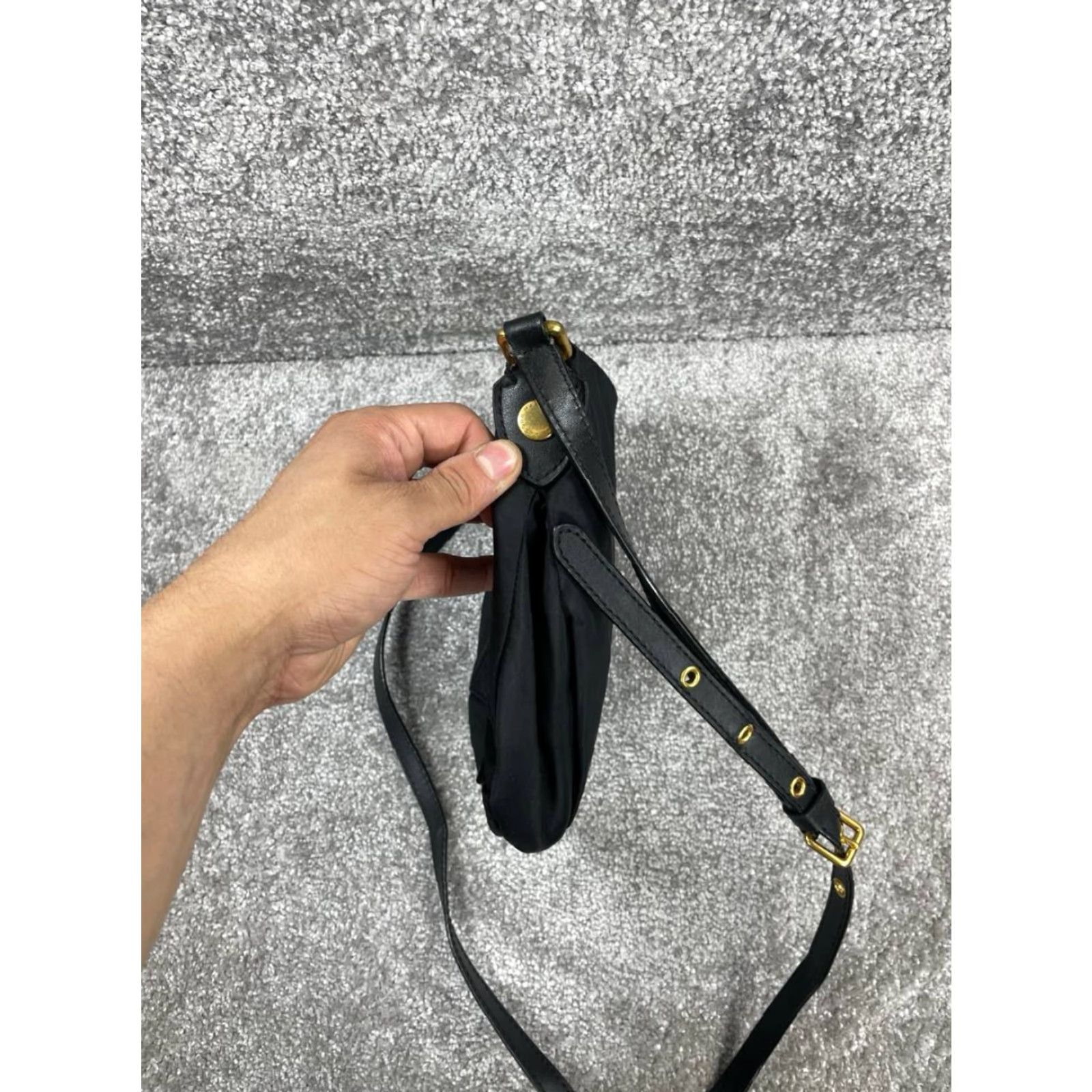 Marc by Marc Jacobs Marc by Marc Jacobs Natasha Crossbody Bags Womens Black Zip Adjustable Strap Crescent 8.5 in x 9 in Medium Leather Size ONE SIZE - 3 Thumbnail