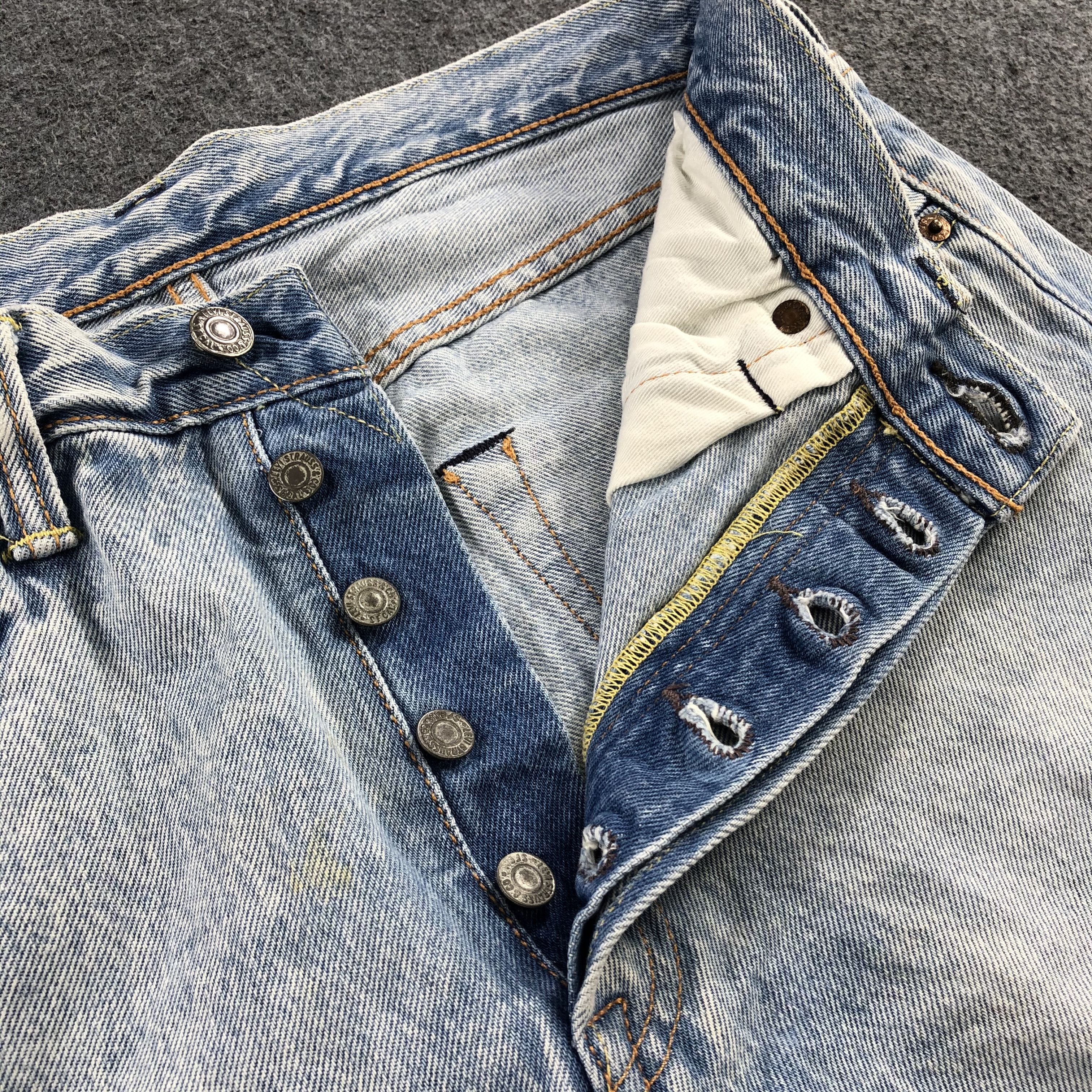 Levi's Vintage Light Wash Levis 501 Jeans-J1745 Size US 33 - 8 Thumbnail