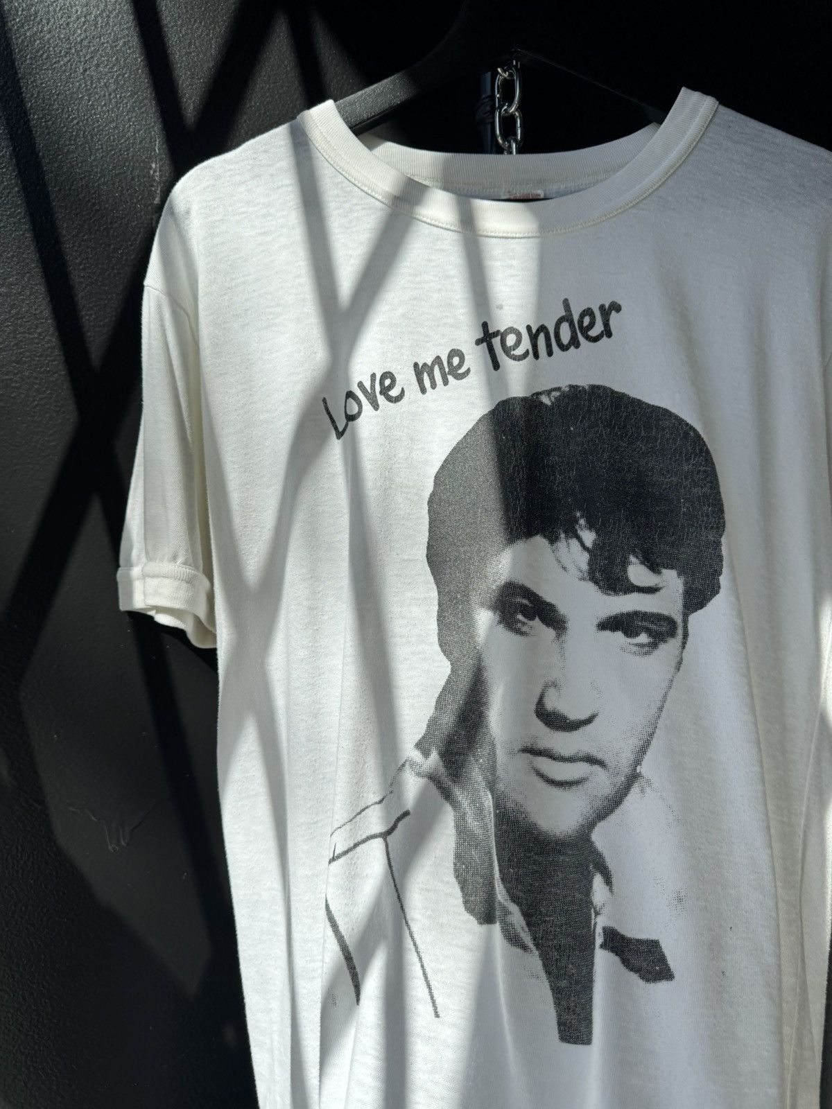 Vintage 1980’s Vintage Elvis Presley “Love Me Tender” tee Size US XL / EU 56 / 4 - 1 Thumbnail