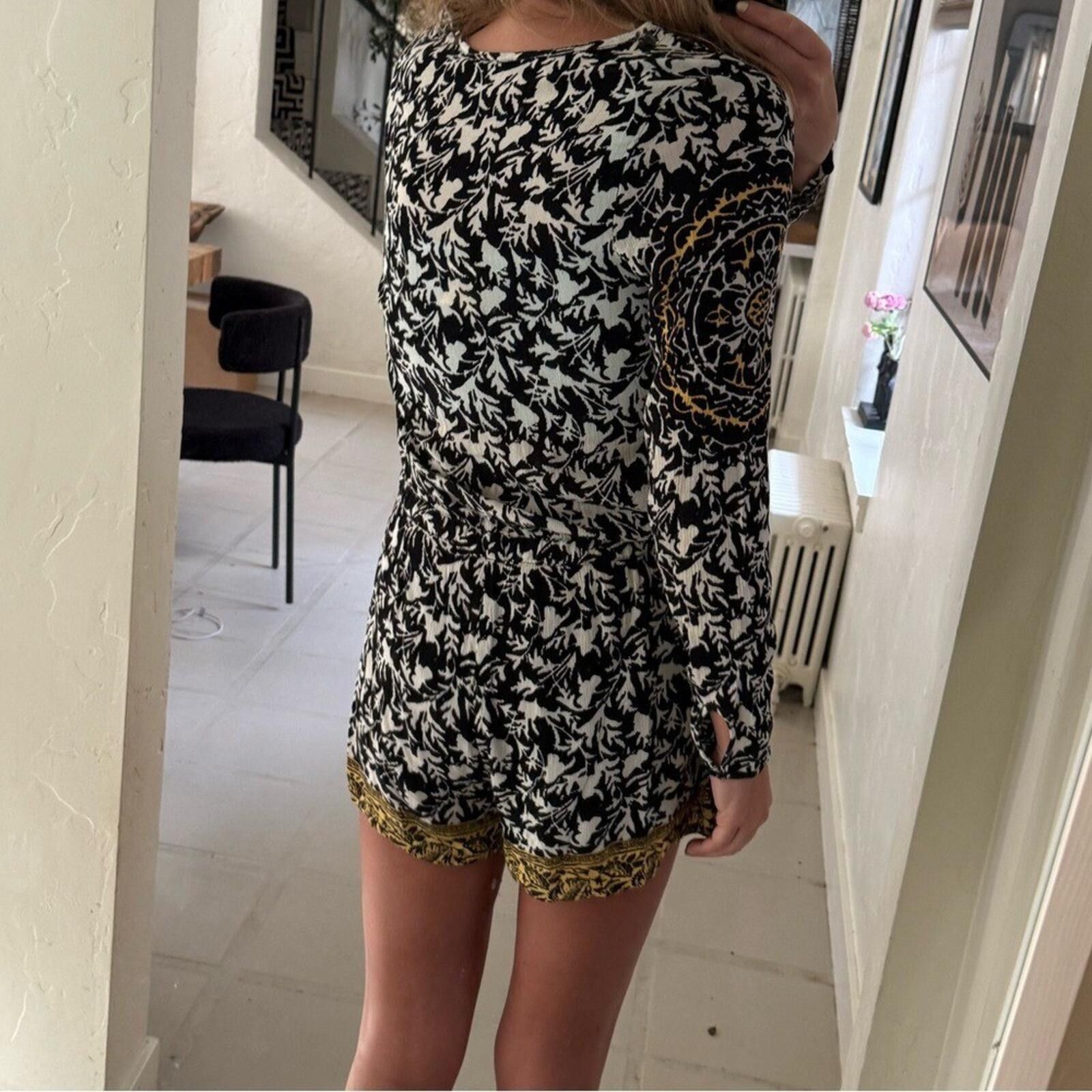 Free People Free People XS Black Gold Trim Romper Boho Long Sleeve Size 26" / US 2 / IT 38 - 4 Thumbnail