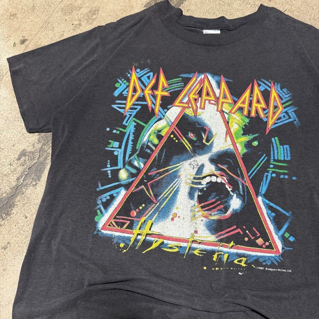 Vintage Vintage 1987 Def Leppard Hysteria Tour Band Graphic T-shirt Size US M / EU 48-50 / 2 - 4 Thumbnail