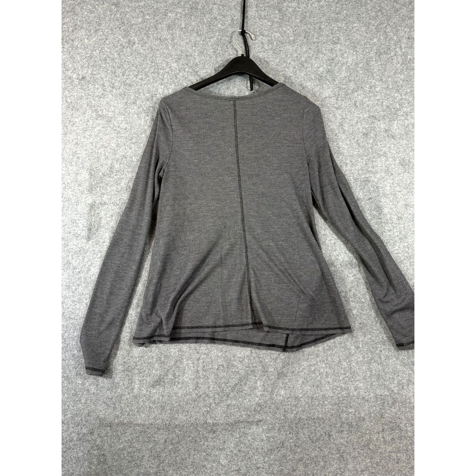 Free People Free People Thermal Top Womens M Gray Henley Neck Ribbon Details Long Sleeve Button Front Blouse Size M / US 6-8 / IT 42-44 - 7 Thumbnail