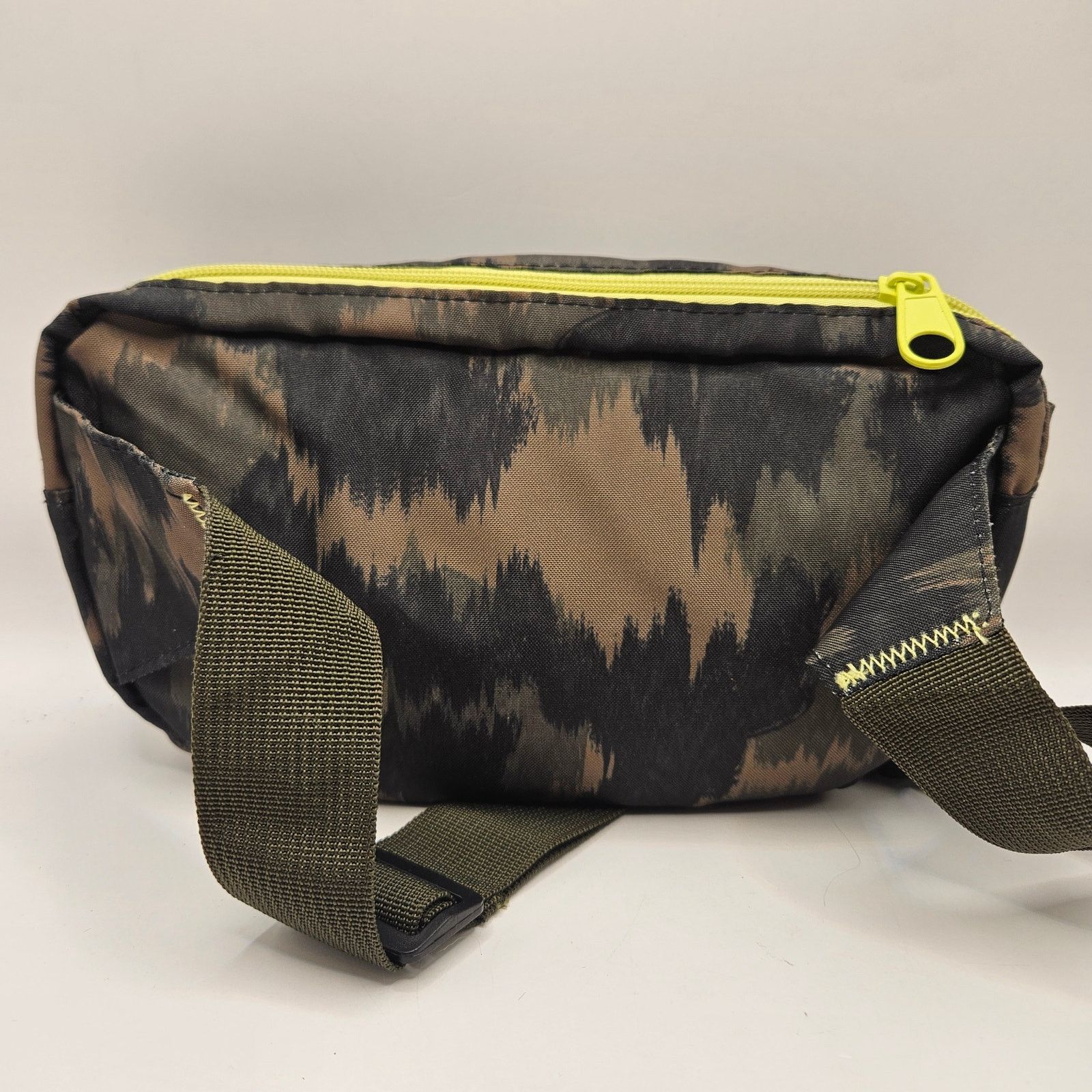 Other ALPINE DESIGN WOMEN'S CAMO OLIVE PRINT HIPSACK WAIST BAG NWT Size ONE SIZE - 2 Thumbnail
