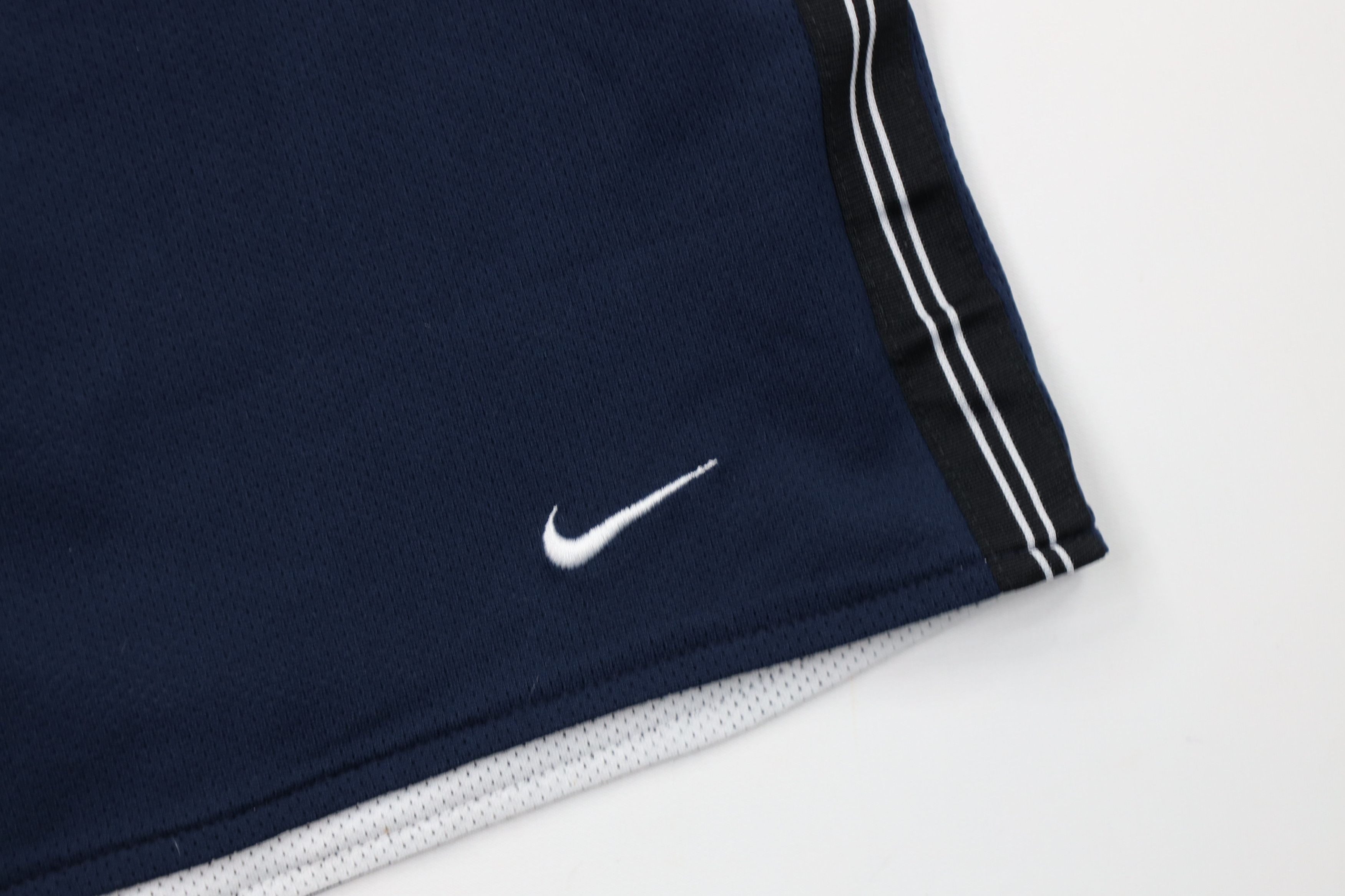 Nike Vintage 90s Y2K Nike Mini Swoosh Reversible Soccer Shorts Size US 36 / EU 52 - 5 Thumbnail