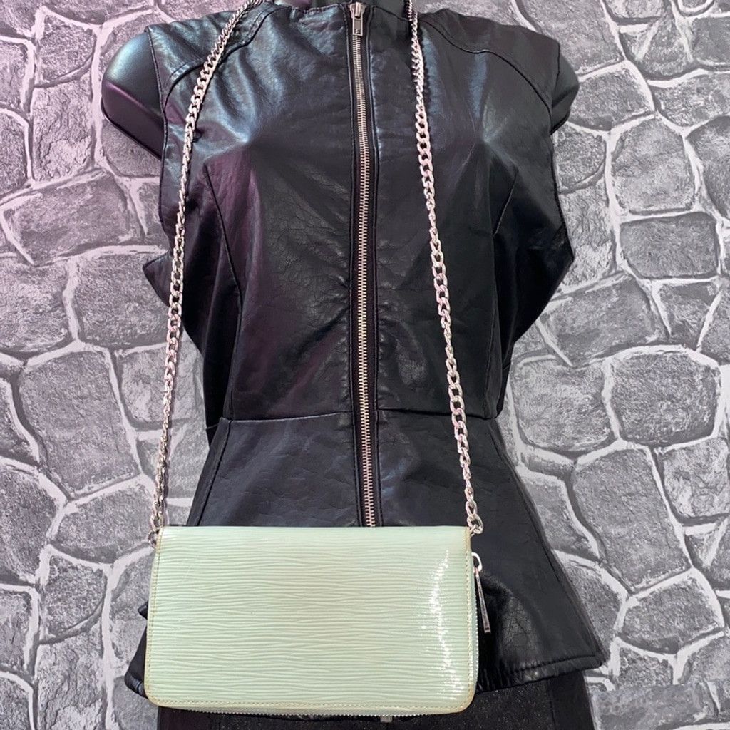 Louis Vuitton Auth Rare Louis Vuitton Epi Electric Patent Leather Wallet Size ONE SIZE - 2 Thumbnail