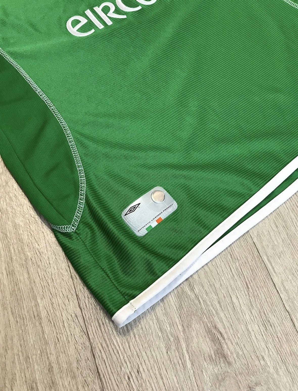 Umbro × Vintage 🔷Vintage Umbro Ireland 2001/03 Soccer jersey🔷 Size US L / EU 52-54 / 3 - 6 Thumbnail