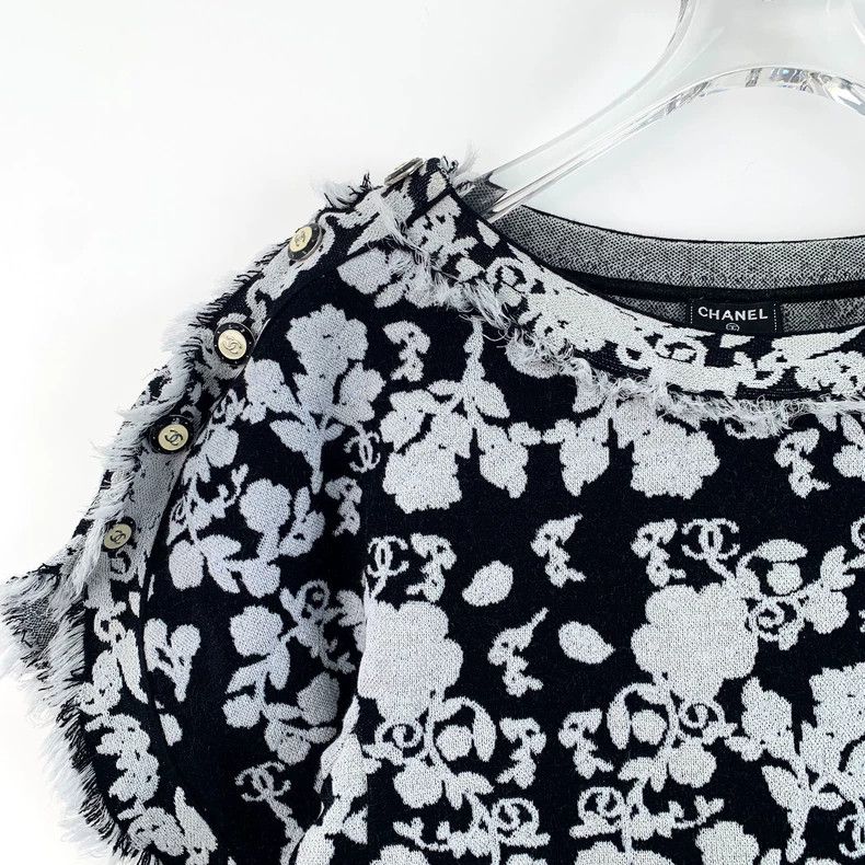 Chanel Chanel Color-blocked logo floral full-printed round-neck sh Size XS / US 0-2 / IT 36-38 - 3 Thumbnail