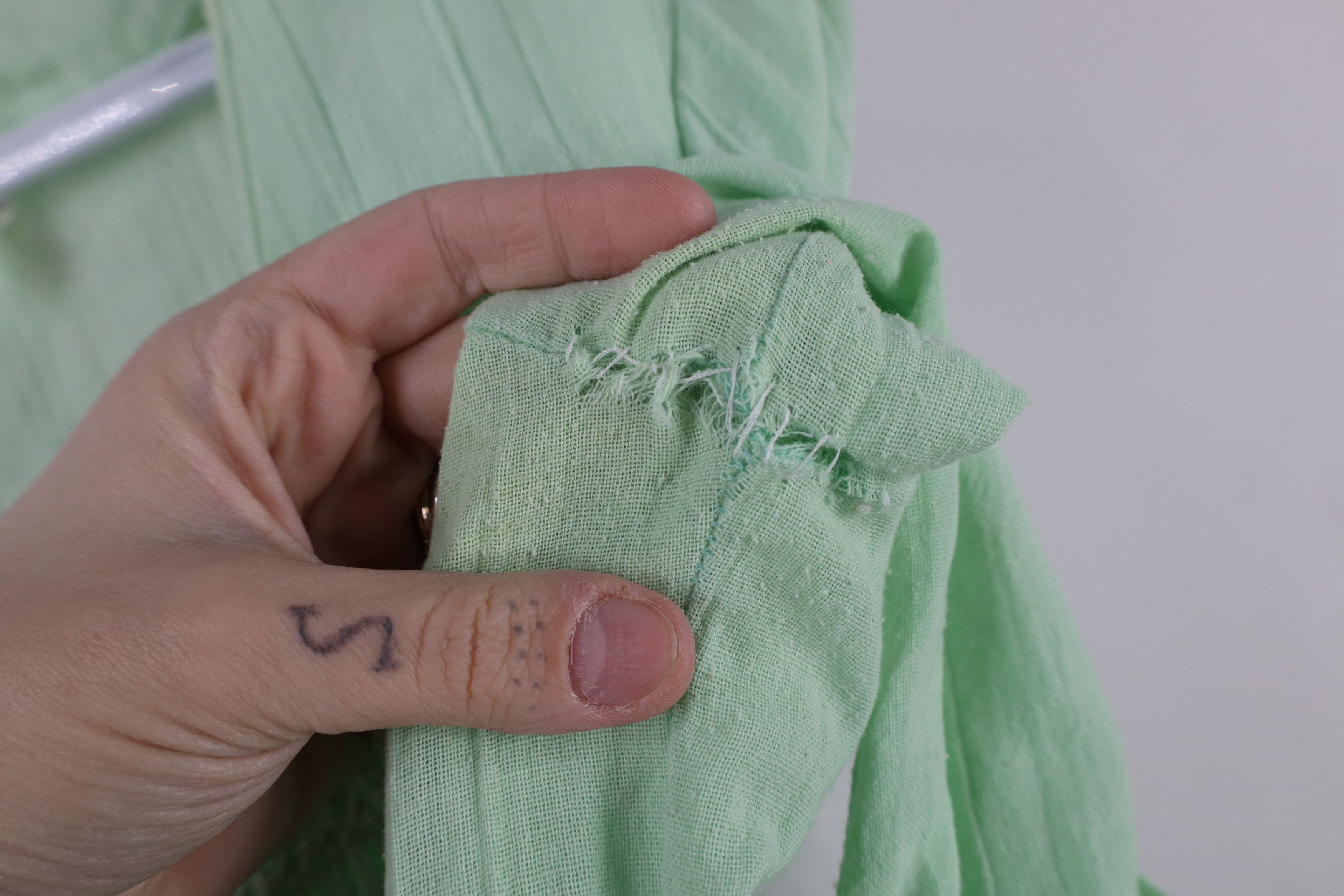Vintage Vintage 60s 70s Country Primitive Gauzy Cotton Ruffled Shirt Size M / US 6-8 / IT 42-44 - 4 Thumbnail