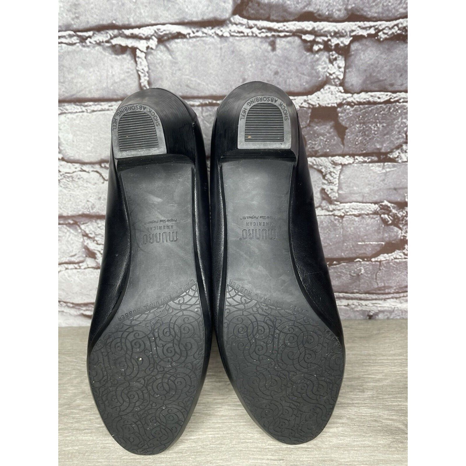Other Munro American Black Leather Cap Toe Elastic Comfort Heels W Size US 11.5 / IT 41.5 - 21 Thumbnail