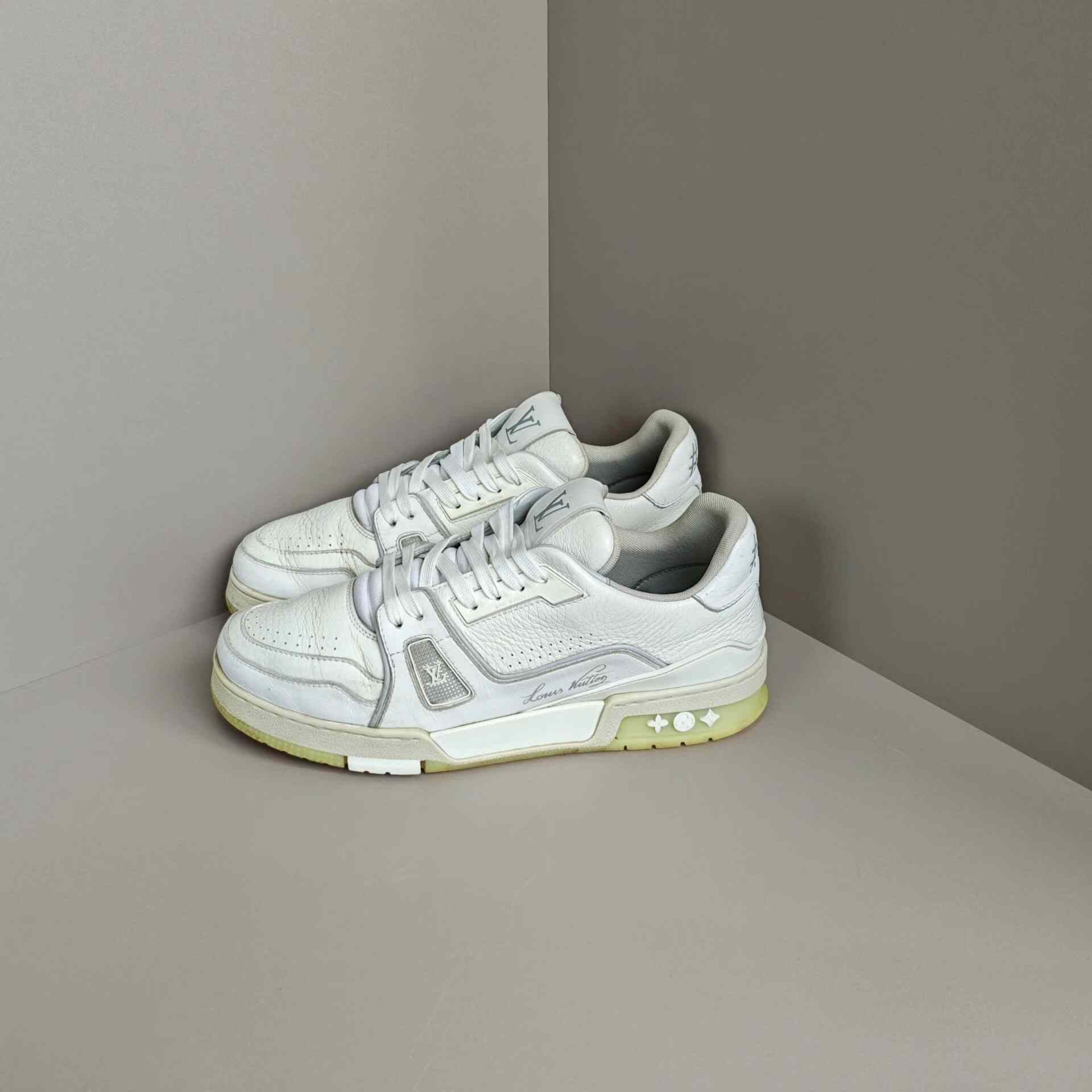 Louis Vuitton Louis Vuitton Training Lowtop Sneakers 8 Men Size US 8 / EU 41 - 1 Thumbnail