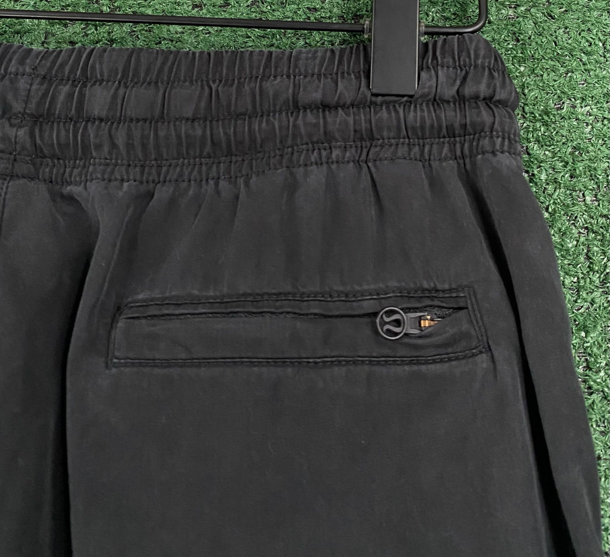 Lululemon Lululemon Tencel Lyocell Black Track Shorts Women’s Size 4 Size 28" / US 6 / IT 42 - 5 Thumbnail