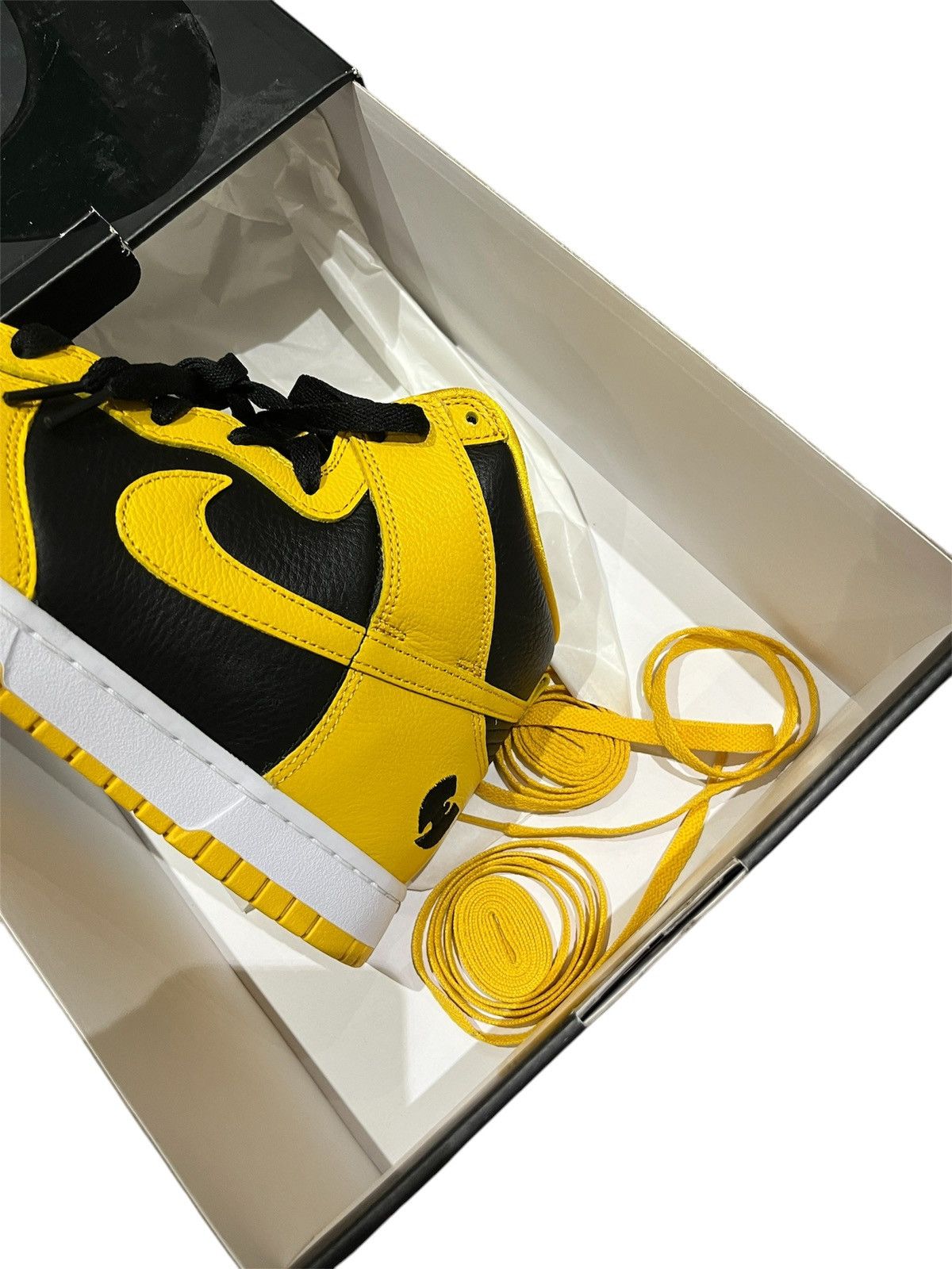 Nike Nike Dunk High Wu-Tang (2024) Yellow US10.5 Size US 11 / EU 44 - 10 Thumbnail