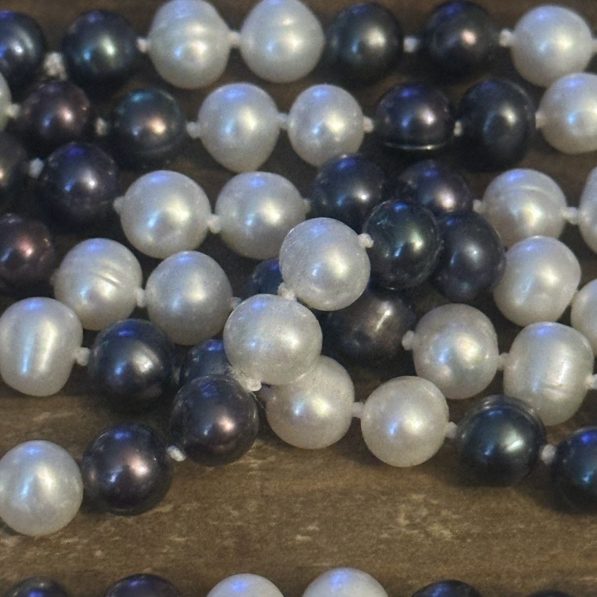 Vintage Vintage long black and white freshwater pearl necklace Size ONE SIZE - 5 Thumbnail