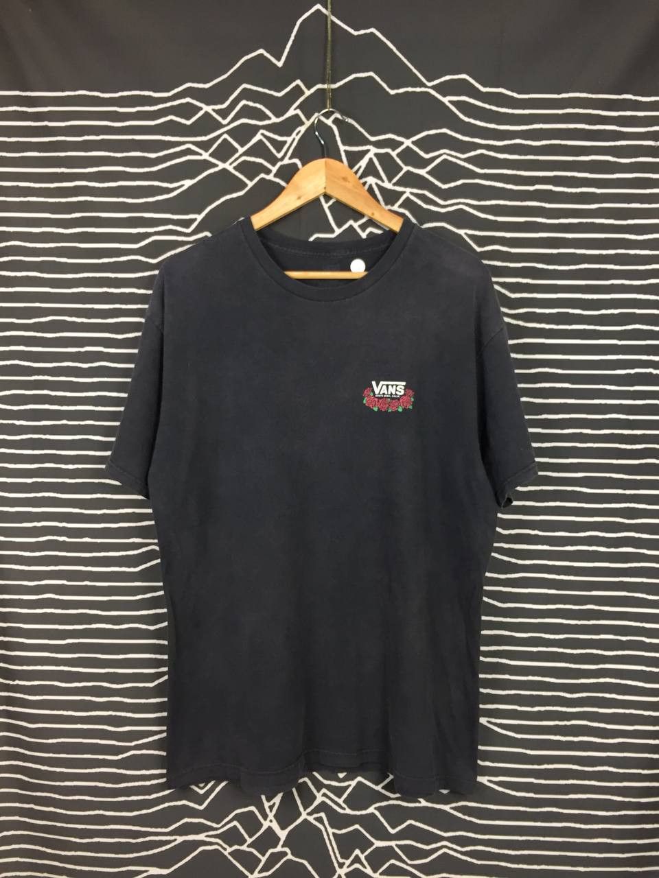 Vans Sunfaded Vans Off The Wall Roses Graphic Tee Size US L / EU 52-54 / 3 - 6 Thumbnail