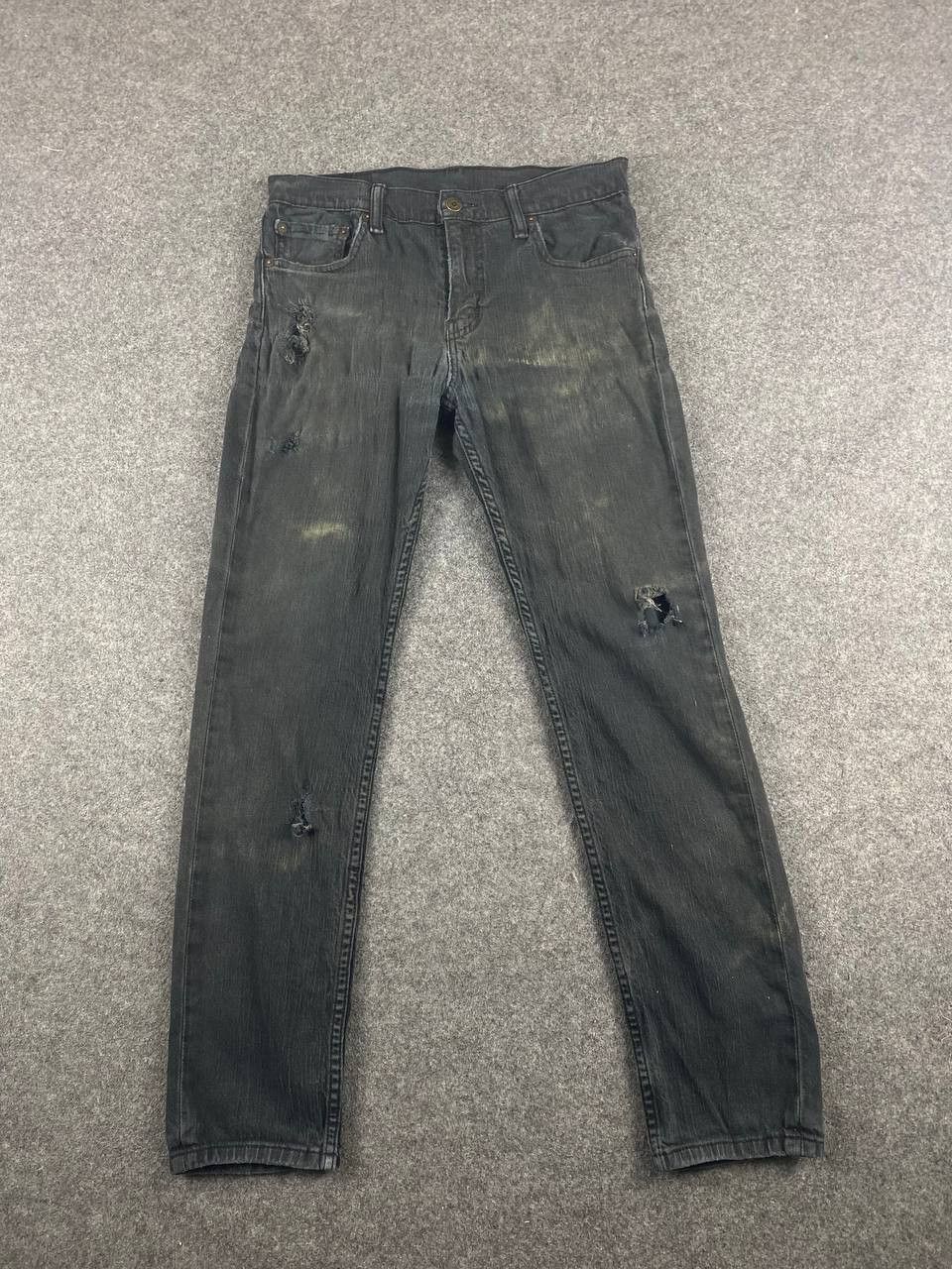 image of 511 Slim Distressed Denim in Black, Men's (Size 32)