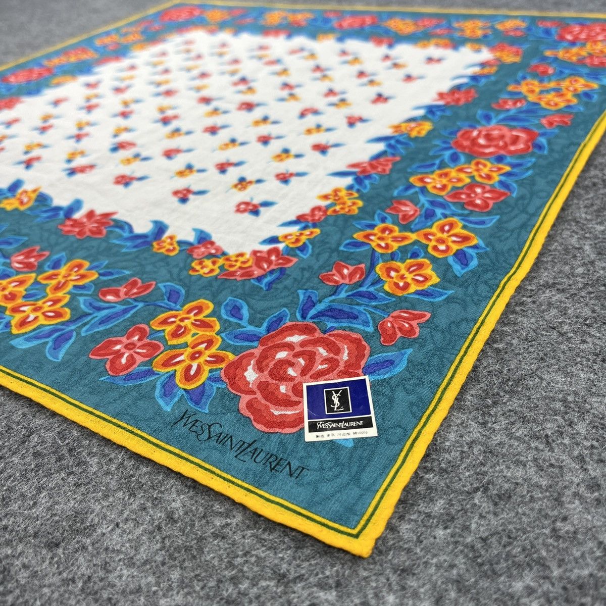 Vintage Yves Saint Laurent Handkerchief / Neckerchief B1218 Size ONE SIZE - 5 Thumbnail