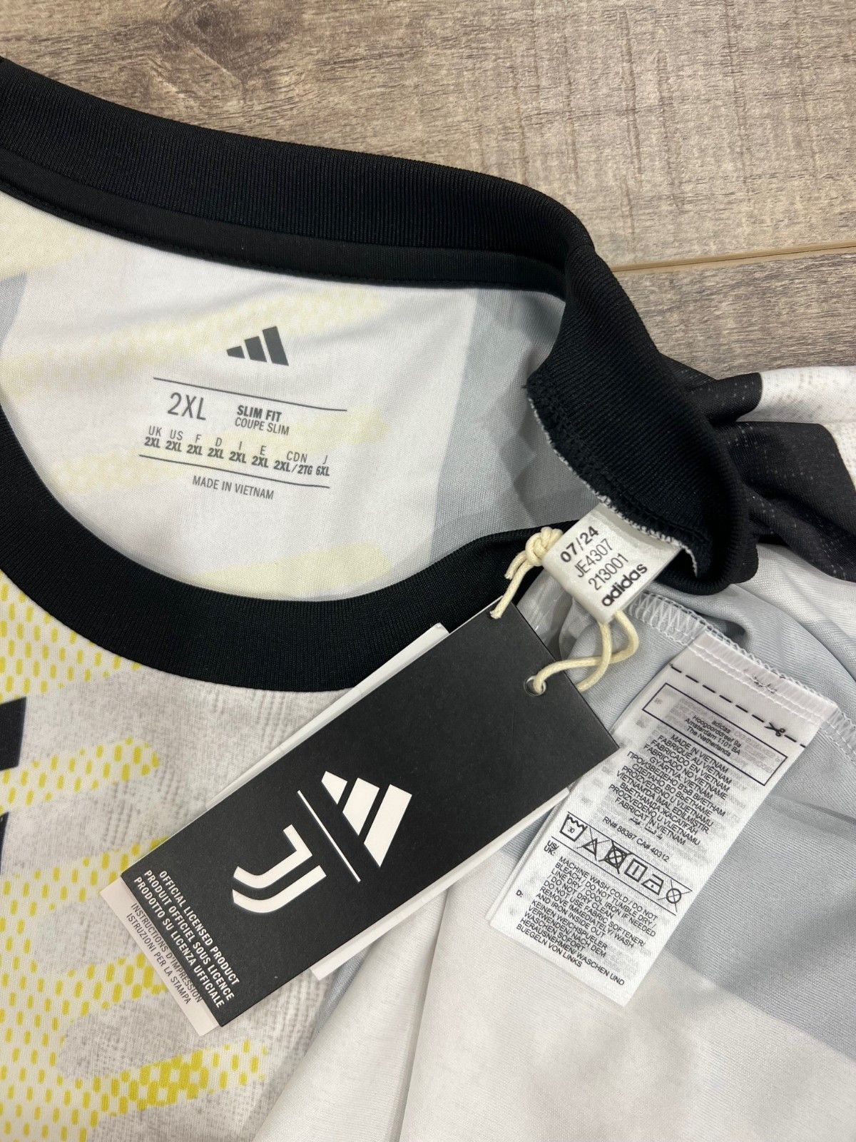 Adidas Adidas JE4307 Juventus 24/25 Pre-Match Soccer Jersey ( 2XL ) Size US XXL / EU 58 / 5 - 5 Thumbnail