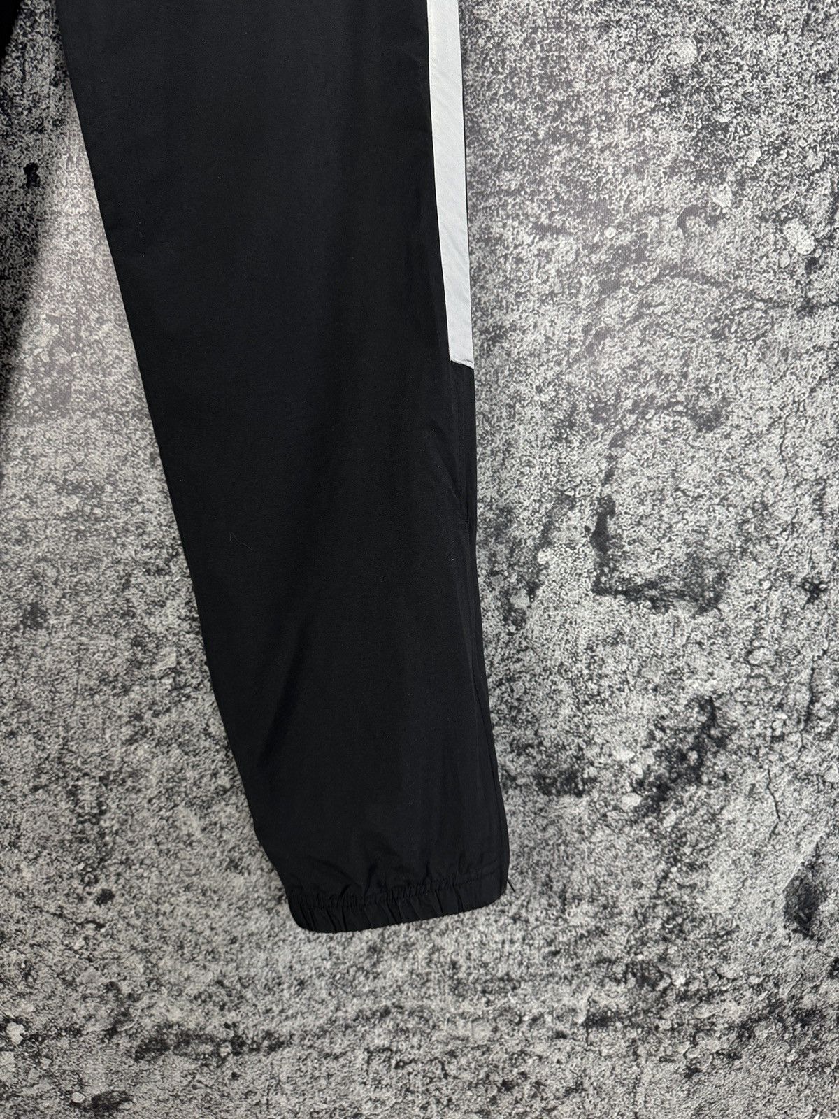 Nike Nike Track Pants Vintage 90s Style Zip Cuffs Y2K Size L Size US 36 / EU 52 - 4 Thumbnail