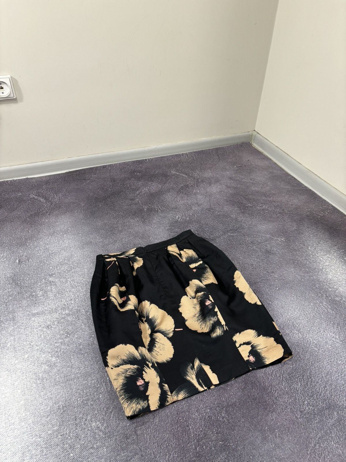 Moschino Moschino Cheap And Chic Vintage Women’s Floral Silk Skirt Size 26" / US 2 / IT 38 - 10 Thumbnail