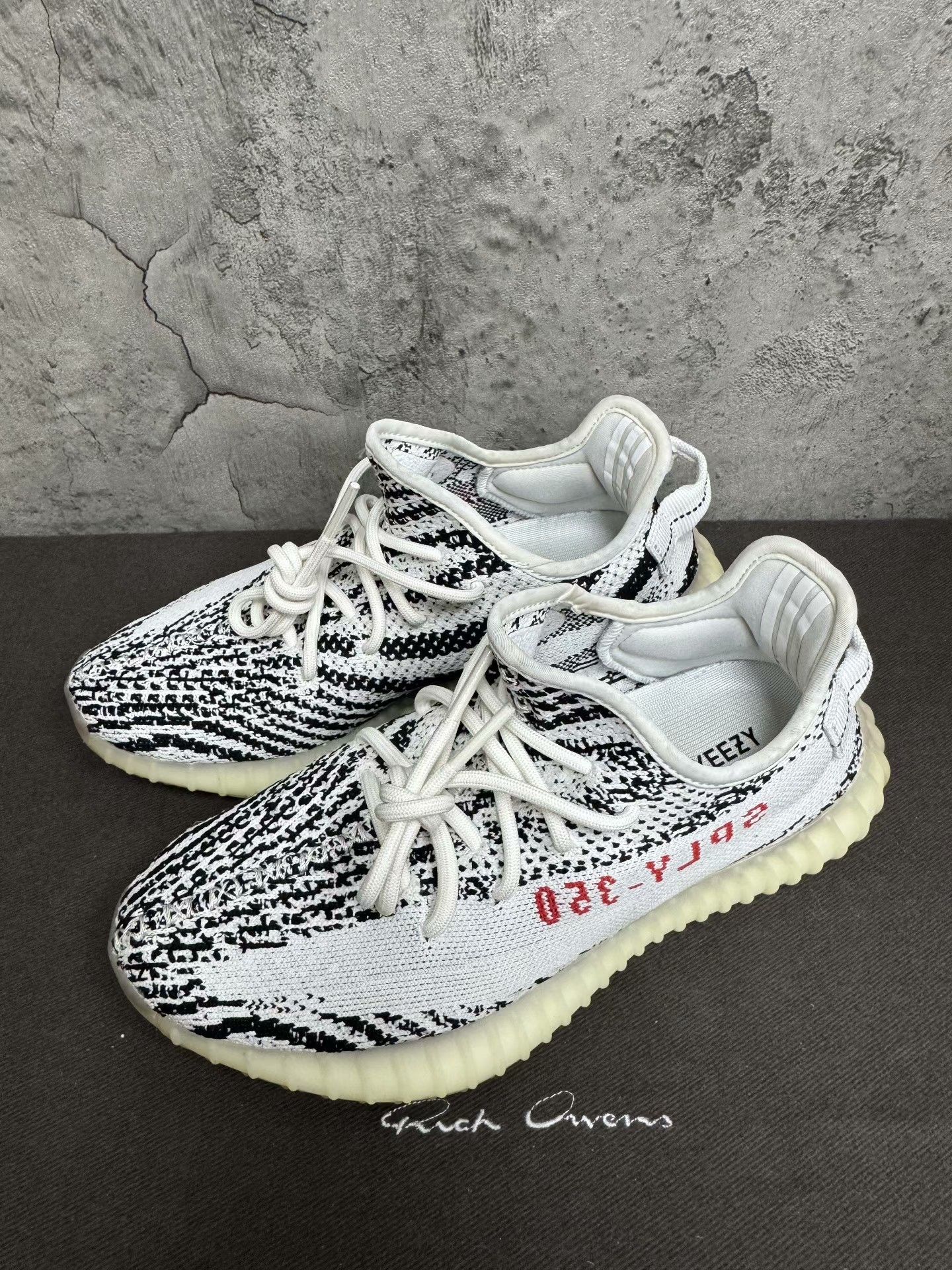 Adidas Adidas YEEZY350 White Lowtop Sneakers 39 Men Size US 6.5 / EU 39-40 - 1 Thumbnail