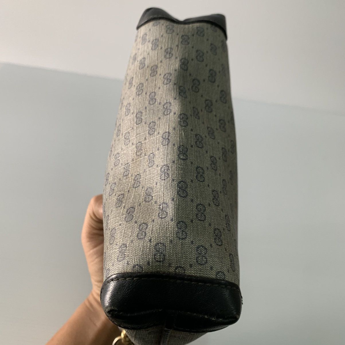 Gucci Authentic Gucci Vintage Slingbag Size ONE SIZE - 6 Thumbnail