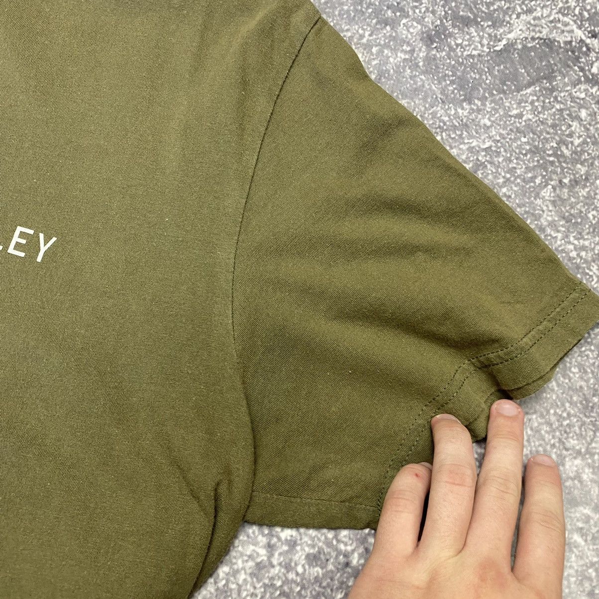 Oakley Vintage Oakley Softwear Big Logo Outdoor tee Size US L / EU 52-54 / 3 - 8 Thumbnail