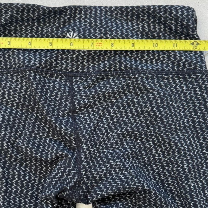 Athleta Athleta Chaturanga Tight Legging, Zig-Zag Black/White Size 24" / US 00 / IT 34 - 4 Thumbnail