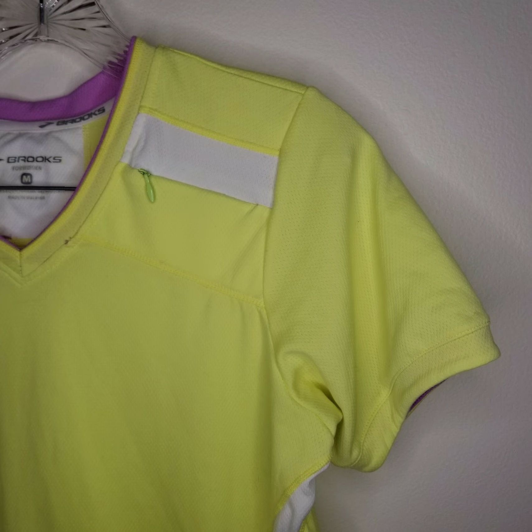 Brooks BROOKS Women's Yellow Activewear T-Shirt Short Sleeve Size M Size M / US 6-8 / IT 42-44 - 2 Thumbnail
