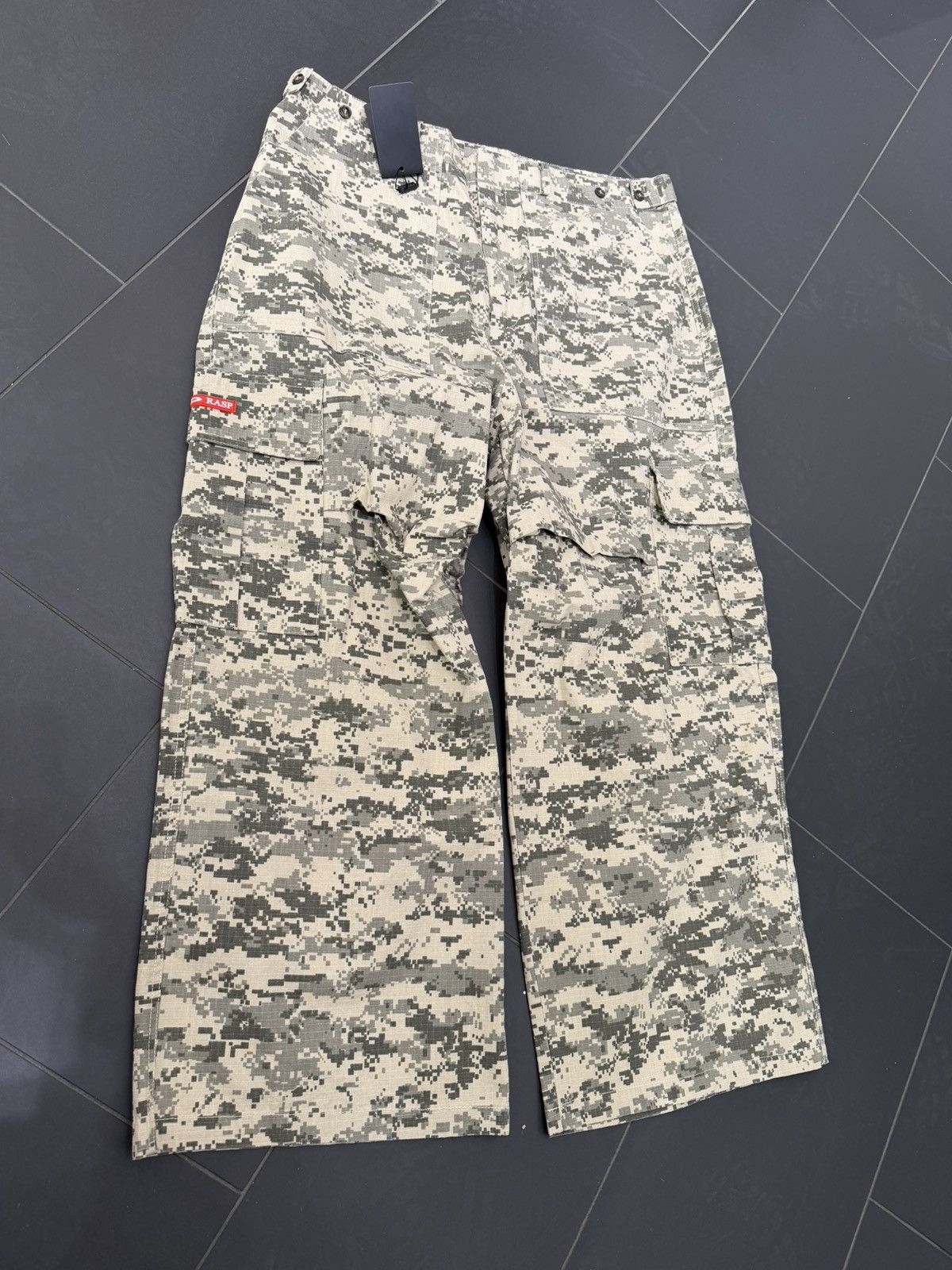 The GV Gallery GV GALLERY City Camo Cargo pants ‘beige’ Size US 36 / EU 52 - 1 Thumbnail