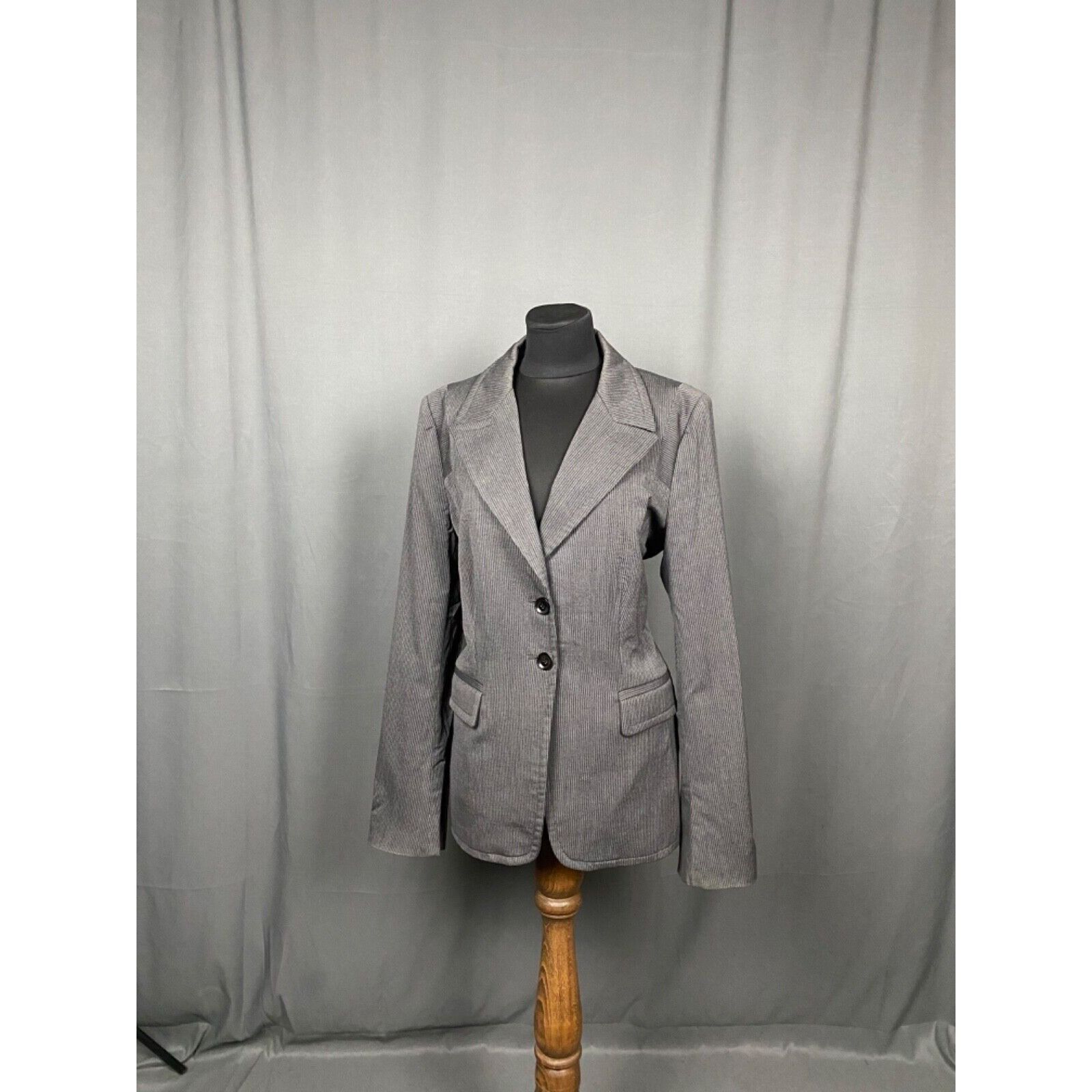 Gucci Gucci Women's Gray Wool Striped Blazer Sportcoat Jacket Size Size L / US 10 / IT 46 - 2 Thumbnail