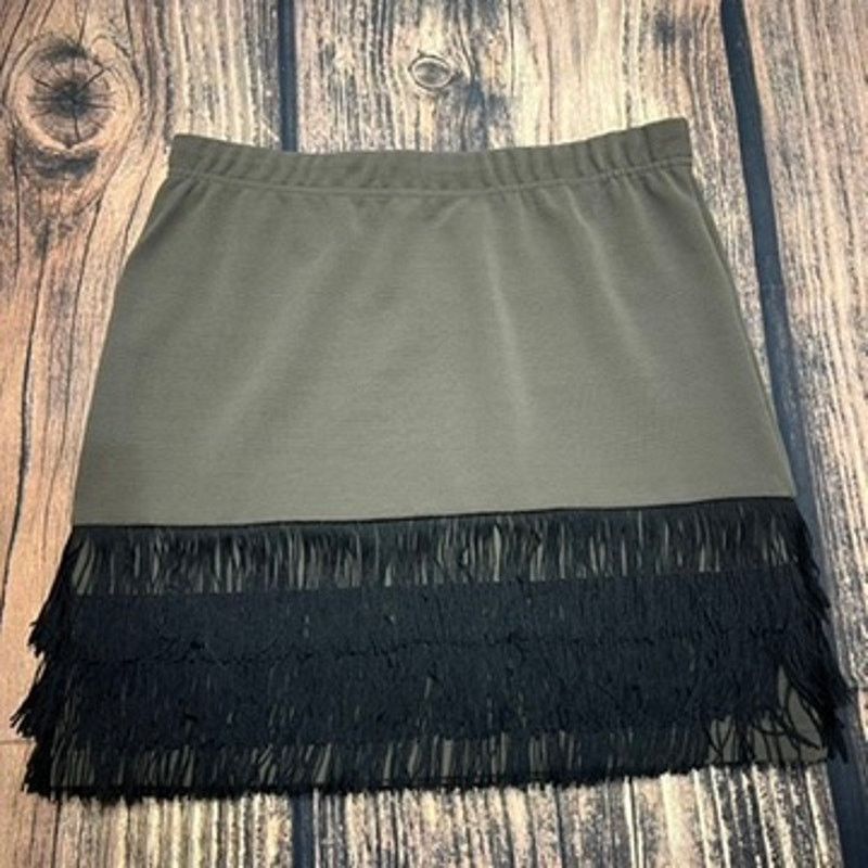 BB Dakota BB Dakota Women's Tassel Fringe Bodycon Mini Skirt Size 24" / US 00 / IT 34 - 2 Thumbnail
