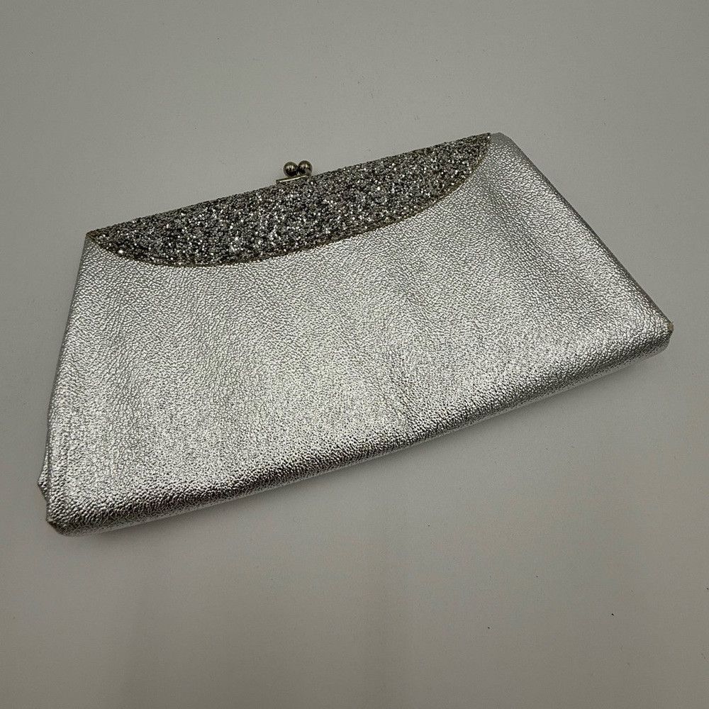 Other Elegant Vintage Silver Clutch Evening Bag Bag With Chain Han Size ONE SIZE - 1 Thumbnail