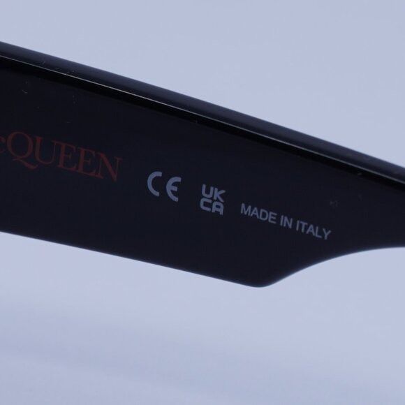 Alexander McQueen Alexander McQueen AM0330S 002 Sunglasses Black Oval Frame Size ONE SIZE - 8 Thumbnail