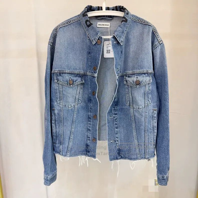 Balenciaga Balenciaga Collar Embroidered Logo Destroyed Fringe Denim Size XXS / US 00 / IT 34 - 1 Thumbnail