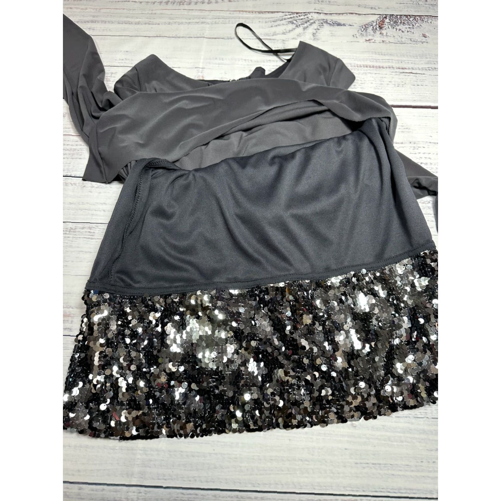 Vintage Betsy & Adam Gray Bodycon Mini Dress Long Sleeve Layered Sequins Cocktail Sz 8 NWT Fashion Womens Holiday Party Dress Size M / US 6-8 / IT 42-44 - 7 Thumbnail