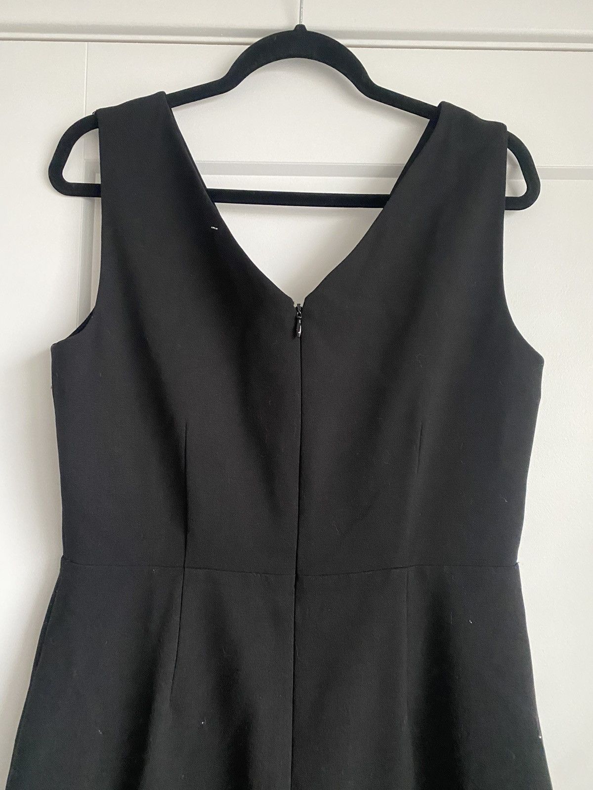 Calvin Klein Calvin Klein V-Neck Sheath Dress Black Size 10 Size L / US 10 / IT 46 - 8 Thumbnail