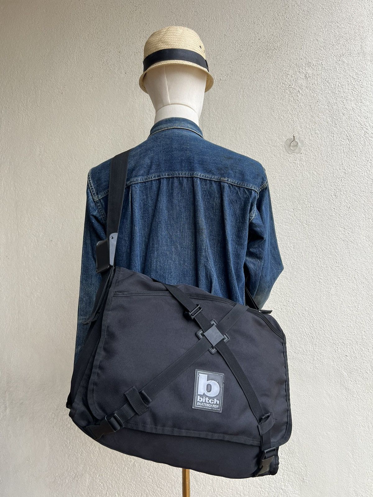 Vintage RARE! Vintage 90s Bitch Skateboards Large Messenger Bag Size ONE SIZE - 4 Thumbnail