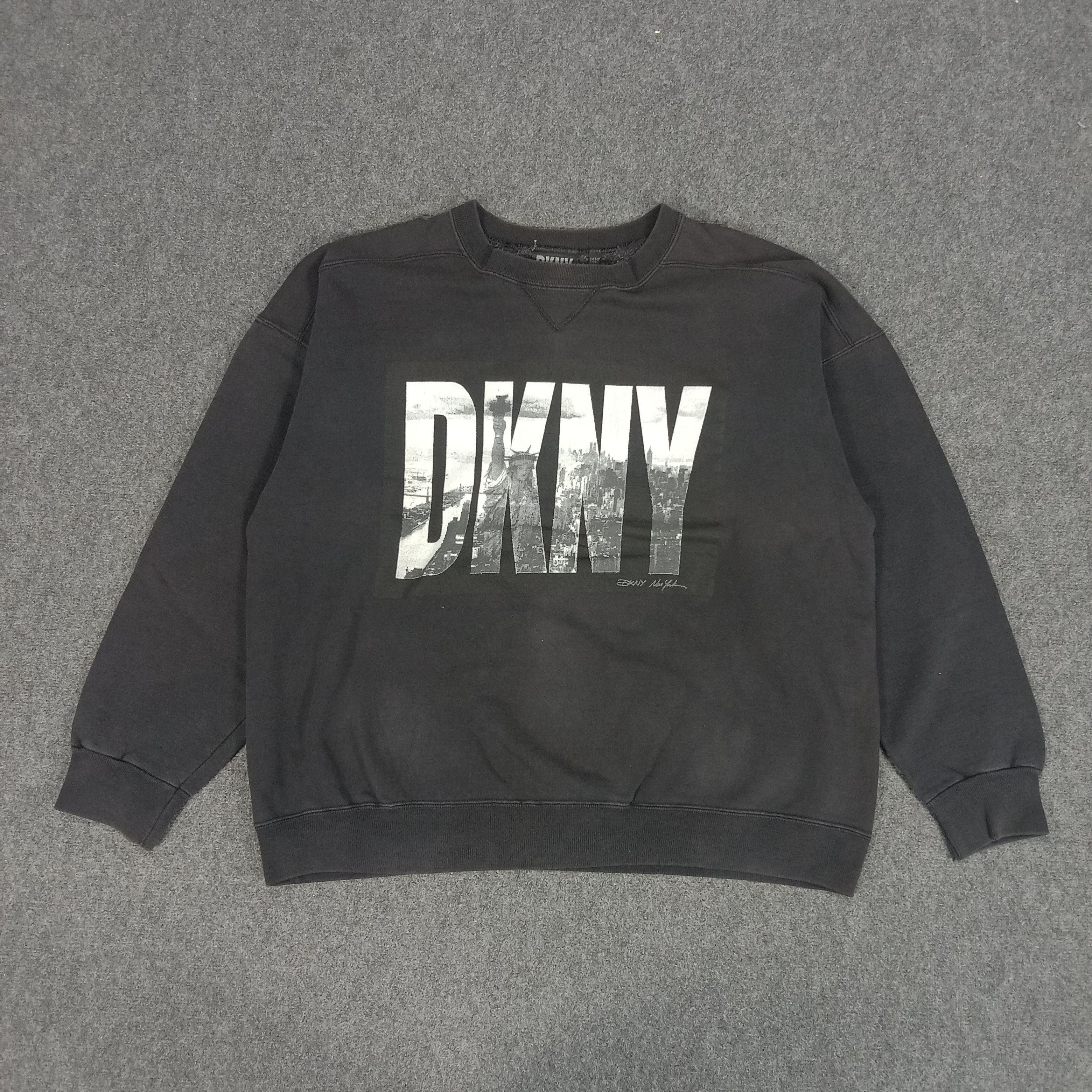 DKNY × Vintage DKNY American Streetwear New York Art Sweatshirt Size US XXL / EU 58 / 5 - 1 Thumbnail