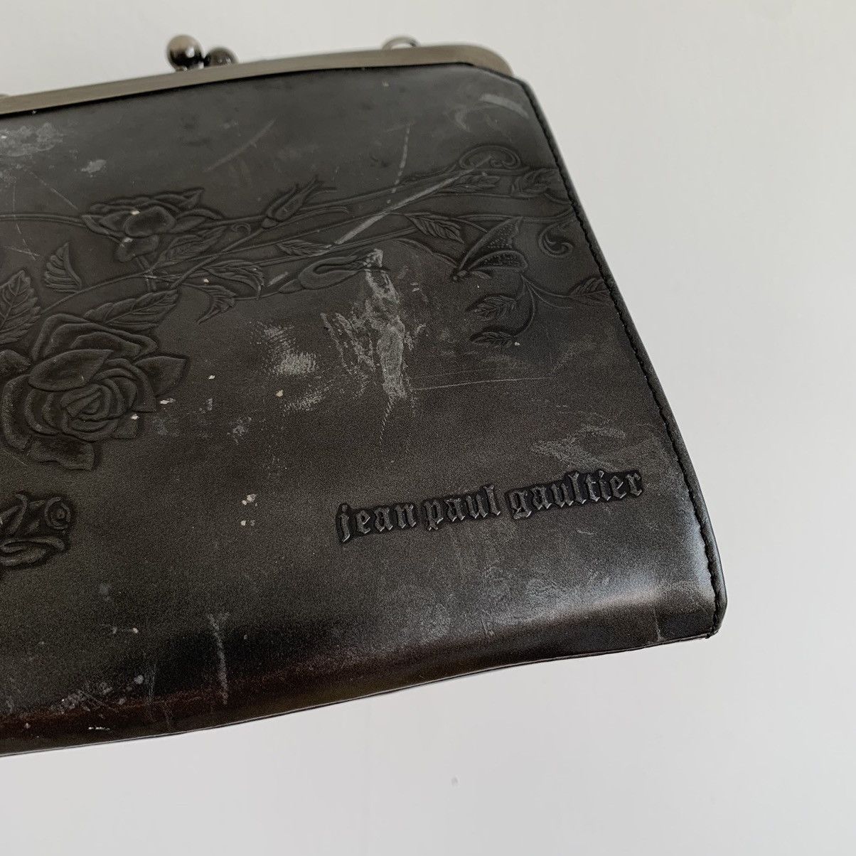Jean Paul Gaultier Jean Paul Gaultier Roses Silver Clasp Handbag Size ONE SIZE - 7 Thumbnail