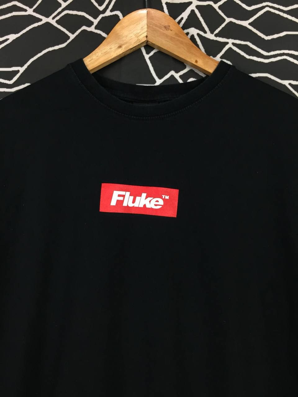 Vintage Vtg Fluke Box Logo Street Outdoor Wear Tee Size US XL / EU 56 / 4 - 3 Thumbnail