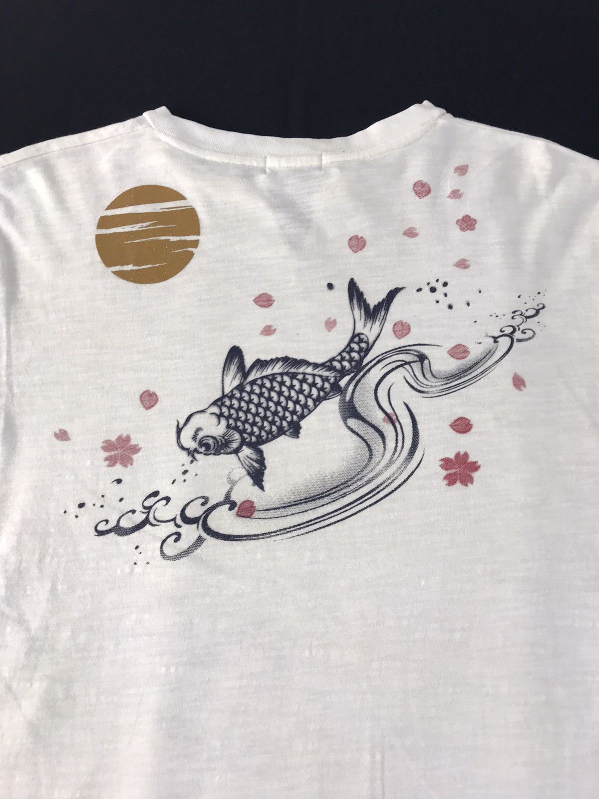 Vintage Oblo Sukajan Dragon Koi Fish Big Screen Longsleeve Tee Size US M / EU 48-50 / 2 - 9 Thumbnail