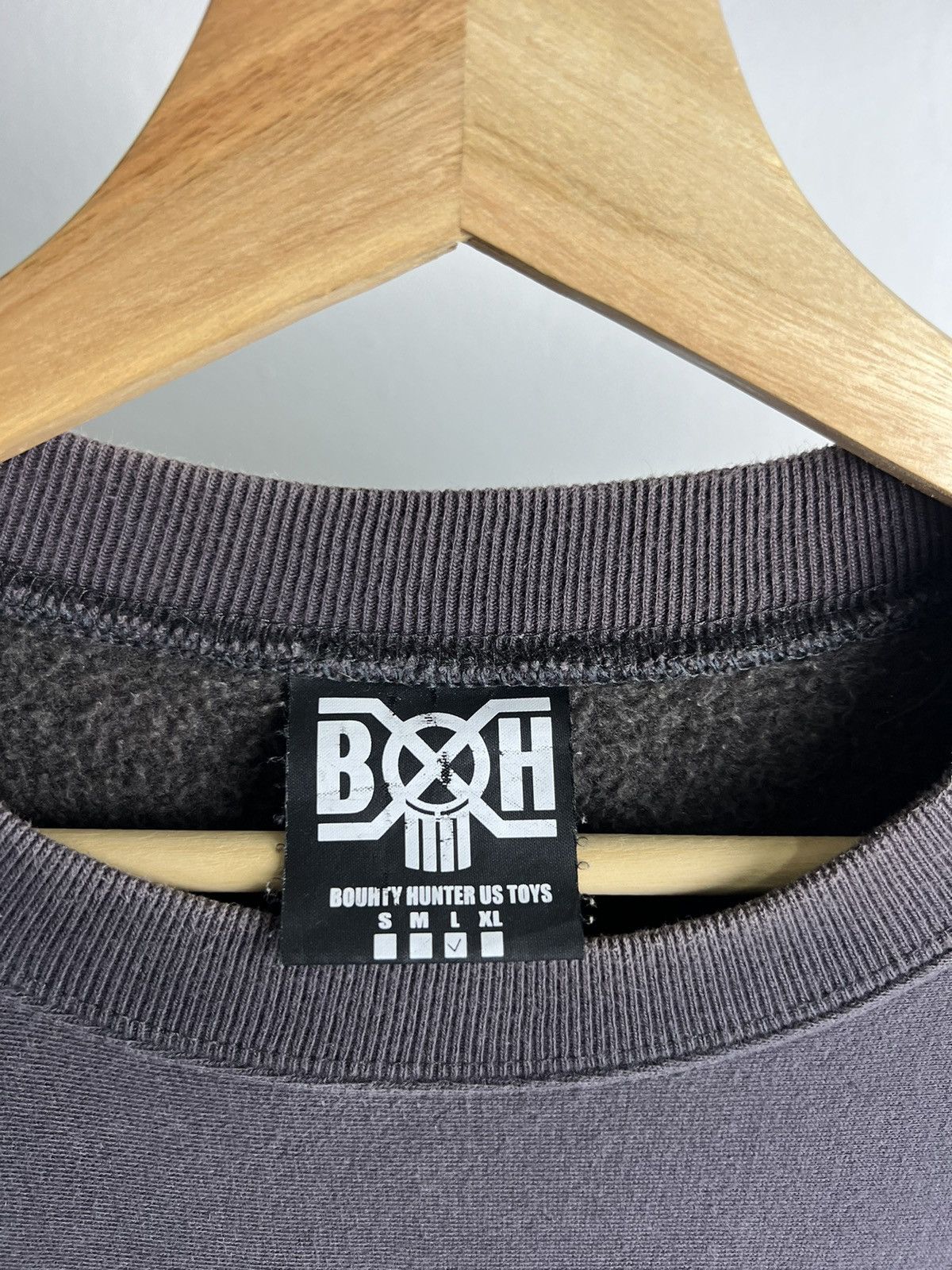 Bounty Hunter × Japanese Brand × Vintage Vintage 2000s Bounty Hunter x Disney Crewneck Size US L / EU 52-54 / 3 - 6 Thumbnail