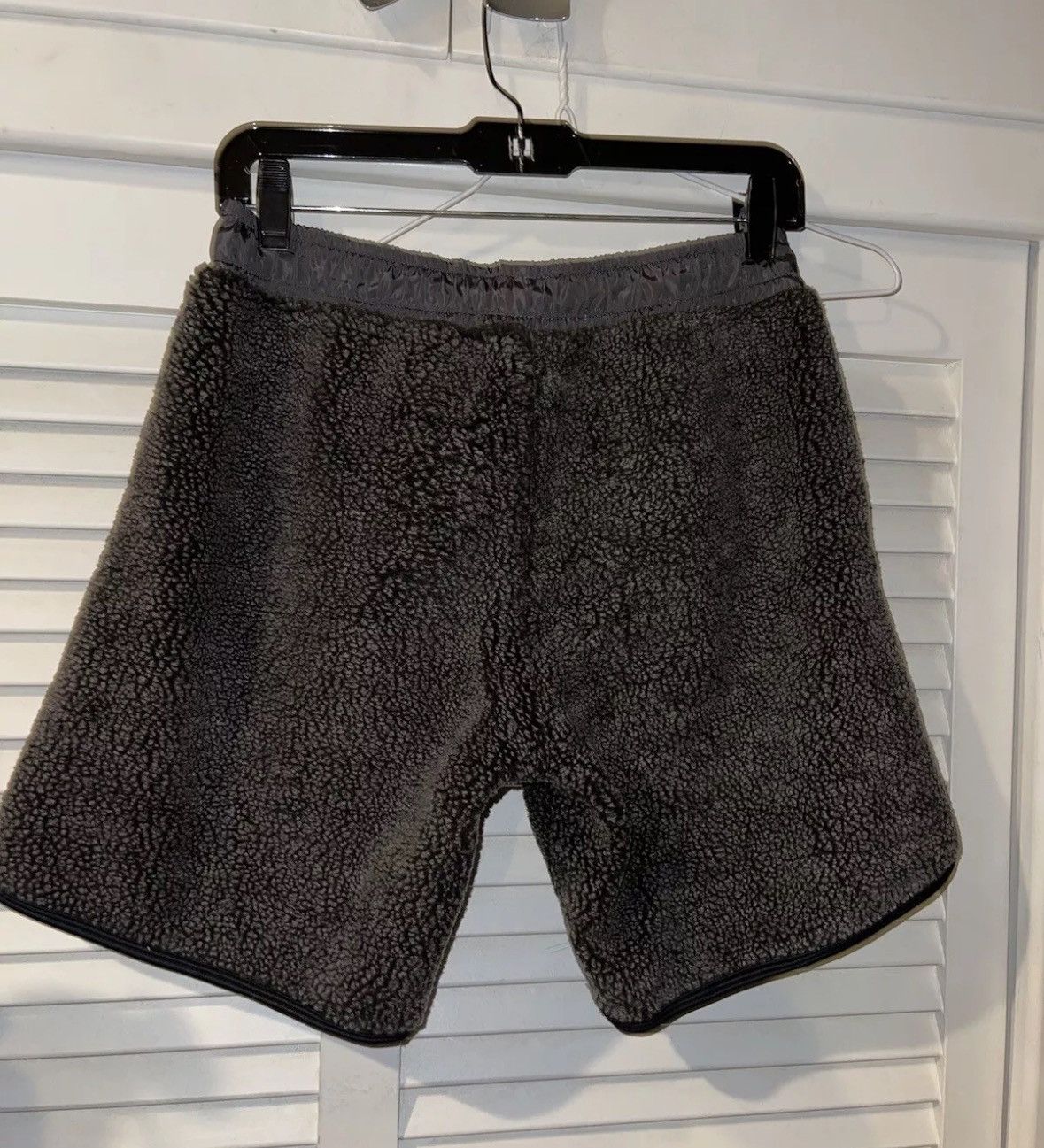 basketcase gallery Basketcase gallery multi pocket Sherpa army shorts small Size US 28 / EU 44 - 2 Thumbnail