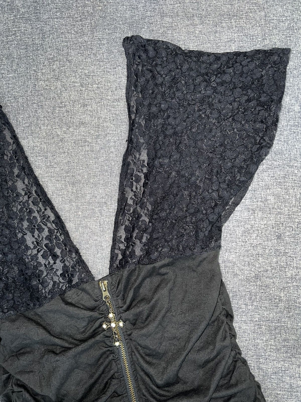 Japanese Brand Gyaru cross charm lace top🎀🖤 Size M / US 6-8 / IT 42-44 - 7 Thumbnail