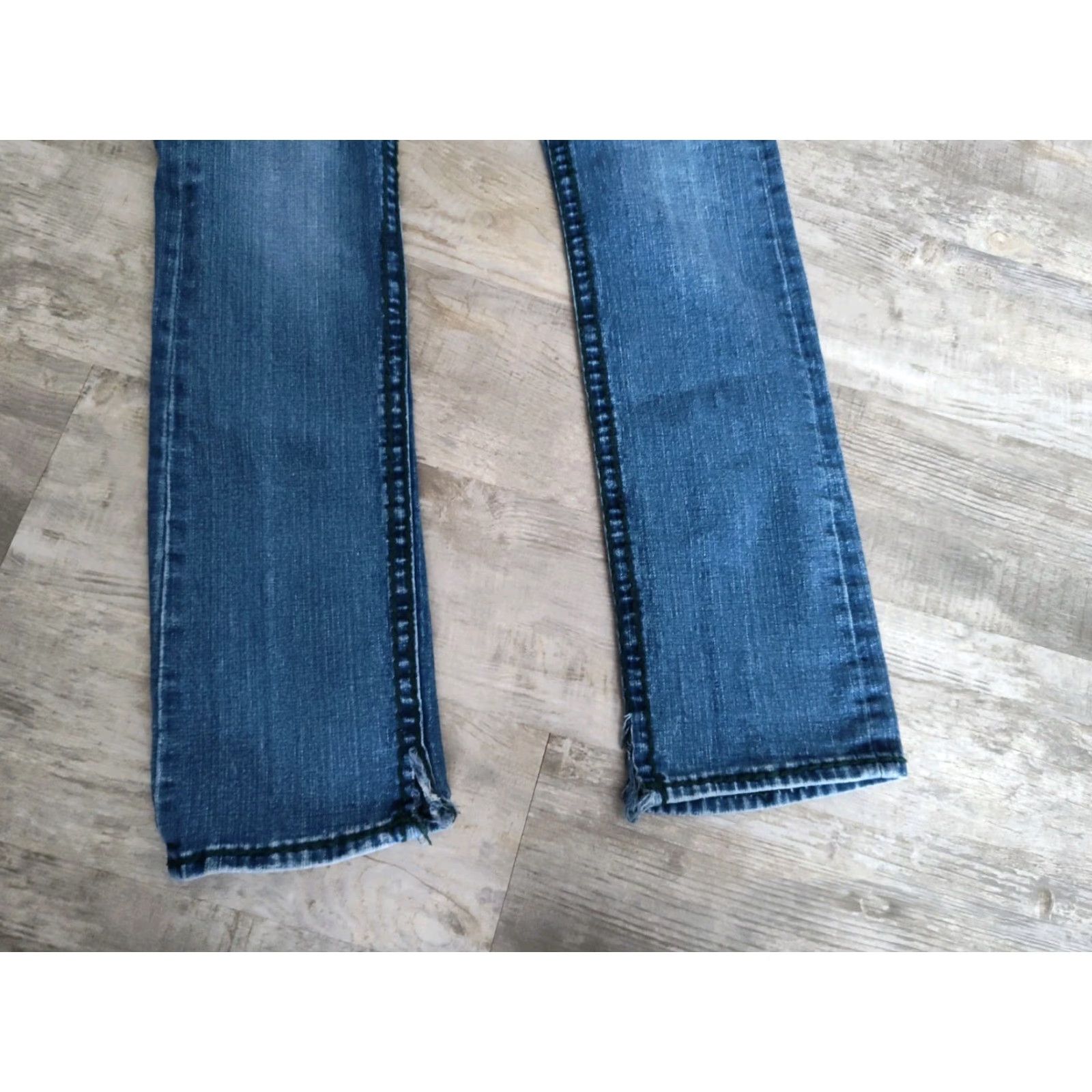 True Religion VINTAGE True Religion Jeans Green Stitch Low Rise Straight Women’s 26 Blue USA Made Size 26" / US 2 / IT 38 - 2 Thumbnail