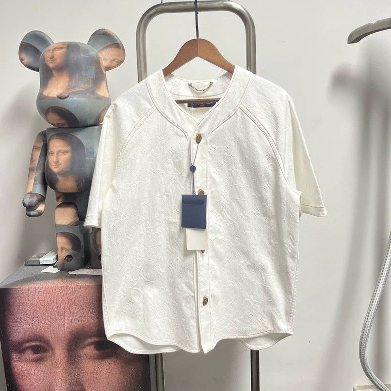 Louis Vuitton Louis Vuitton Embossed baseball shirt 2504-Nextarrow Size US L / EU 52-54 / 3 - 1 Thumbnail