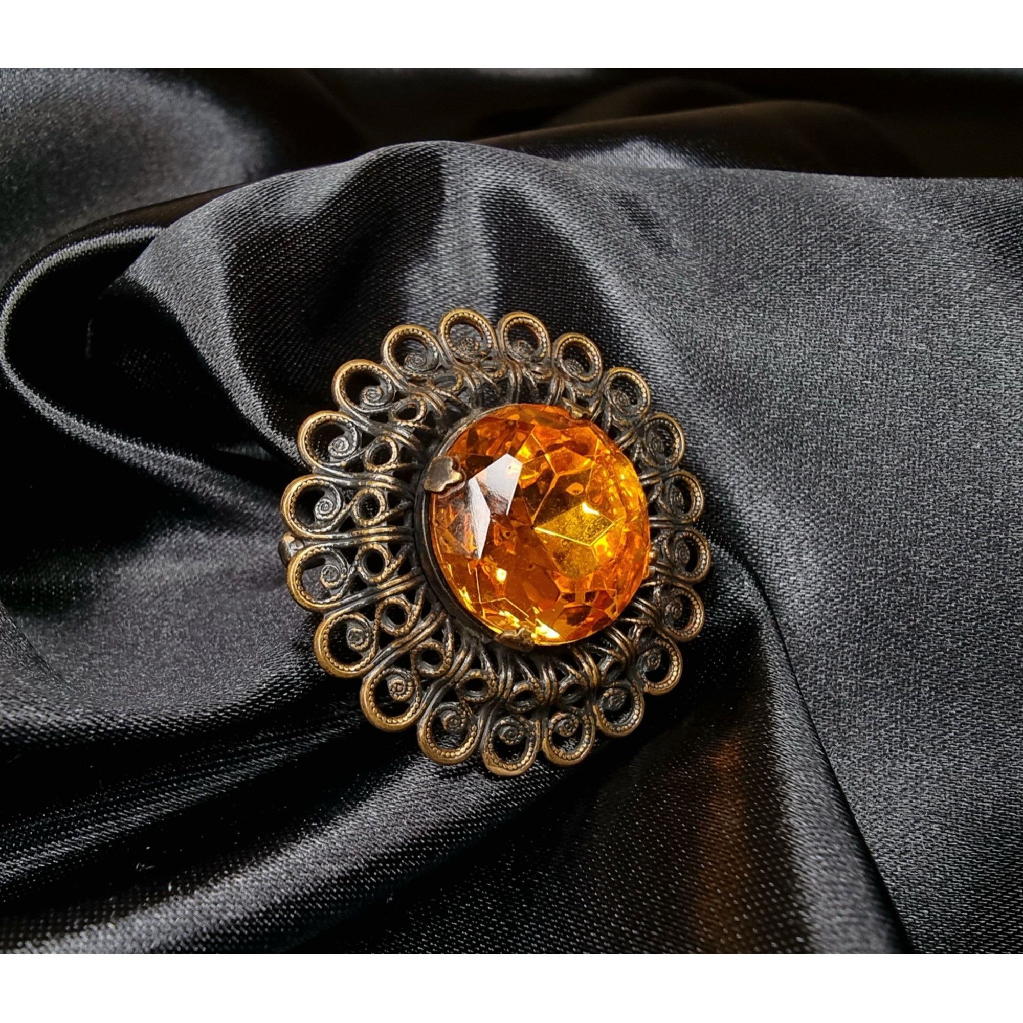 Vintage Vintage Brass Filigree Brooch With Large Amber Rhinestone Size ONE SIZE - 3 Thumbnail