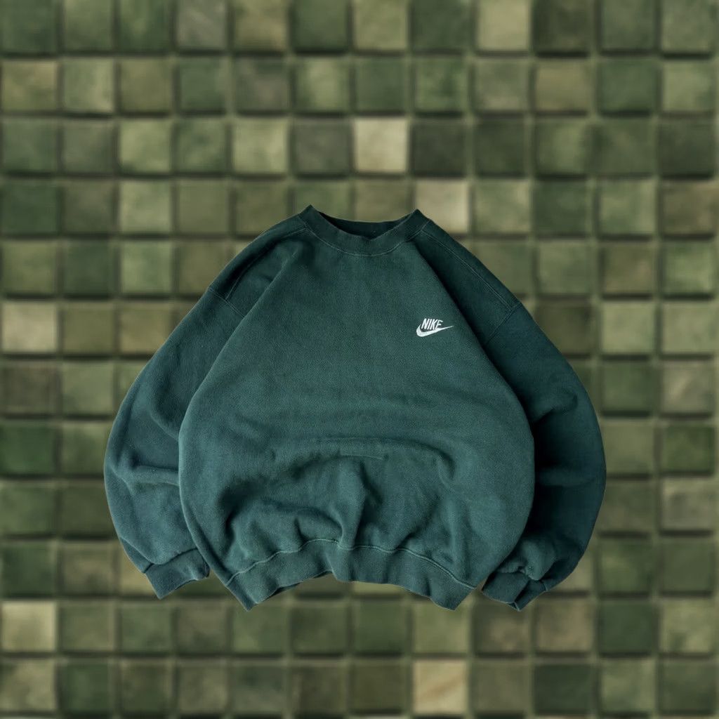 Nike VINTAGE Nike Sweatshirt M Adults Green 90s Retro Y2K Boxy Distressed Streetwear Mens Size US M / EU 48-50 / 2 - 1 Thumbnail