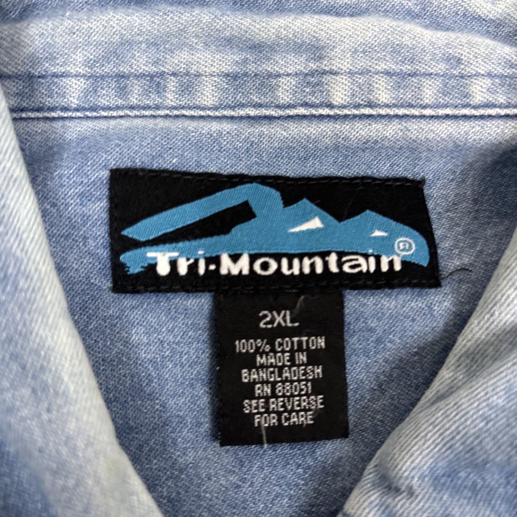 Penn VINTAGE? (No) Tri-Mountain Penn State Harrisburg Denim Button-Down Shirt 2XL Men Blue Long Sleeve Button-Up Shirt Size US XXL / EU 58 / 5 - 2 Thumbnail